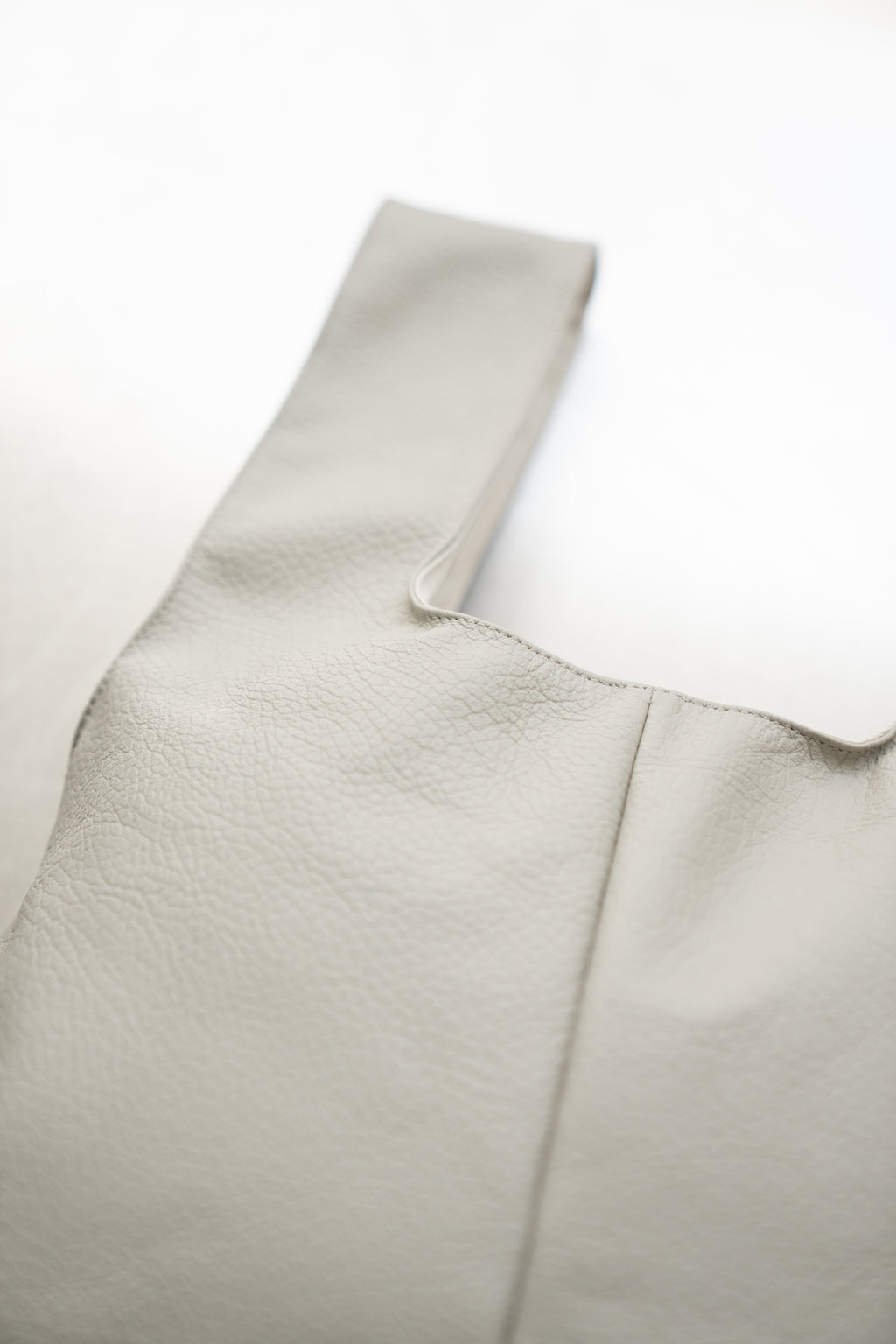 LIGHT GREY KNOTBAG