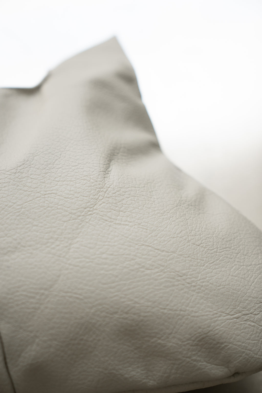 LIGHT GREY KNOTBAG